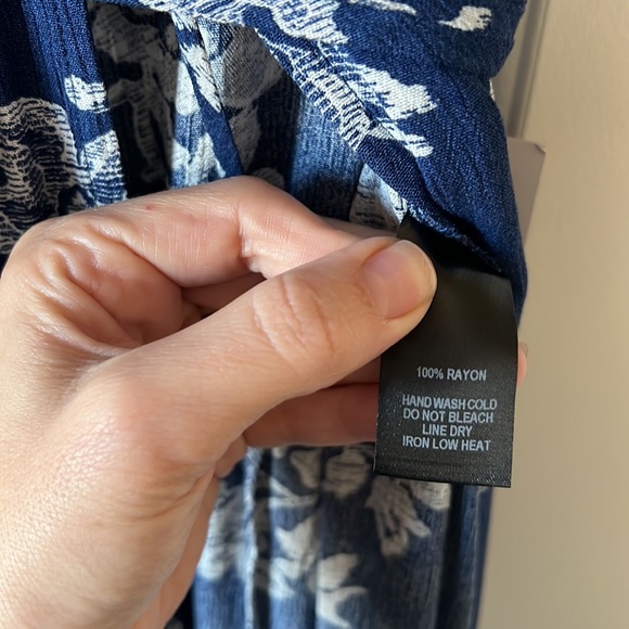 Brand new, never worn, Lulu’s navy blue dress, size Medium - Picture 8 of 8